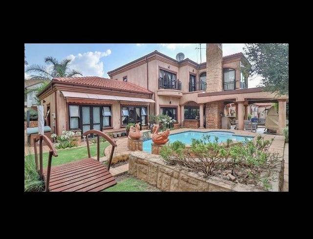 3 BEDROOM HOUSE FOR SALE IN MIDSTREAM ESTATE